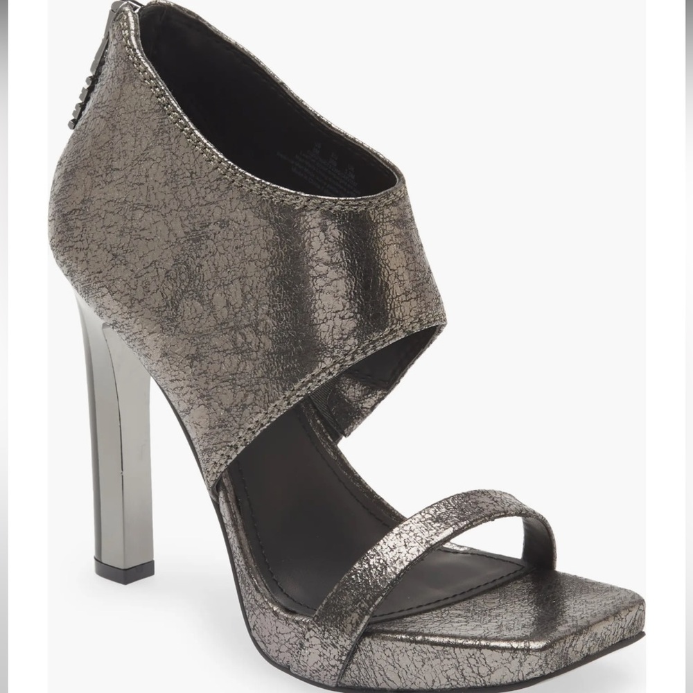 🌸DKNY🌸 Dava Sandal Dark Size: 9M